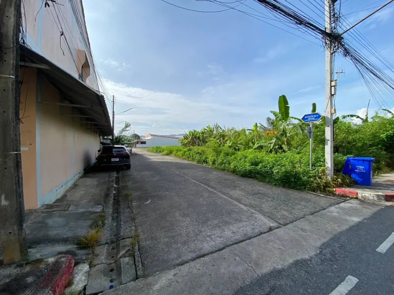 ที่ดินติดถนน ใกล้ทางแยก